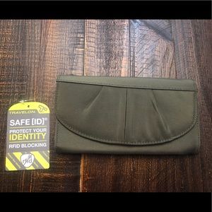 NWT Travelon Checkbook Size Wallet
